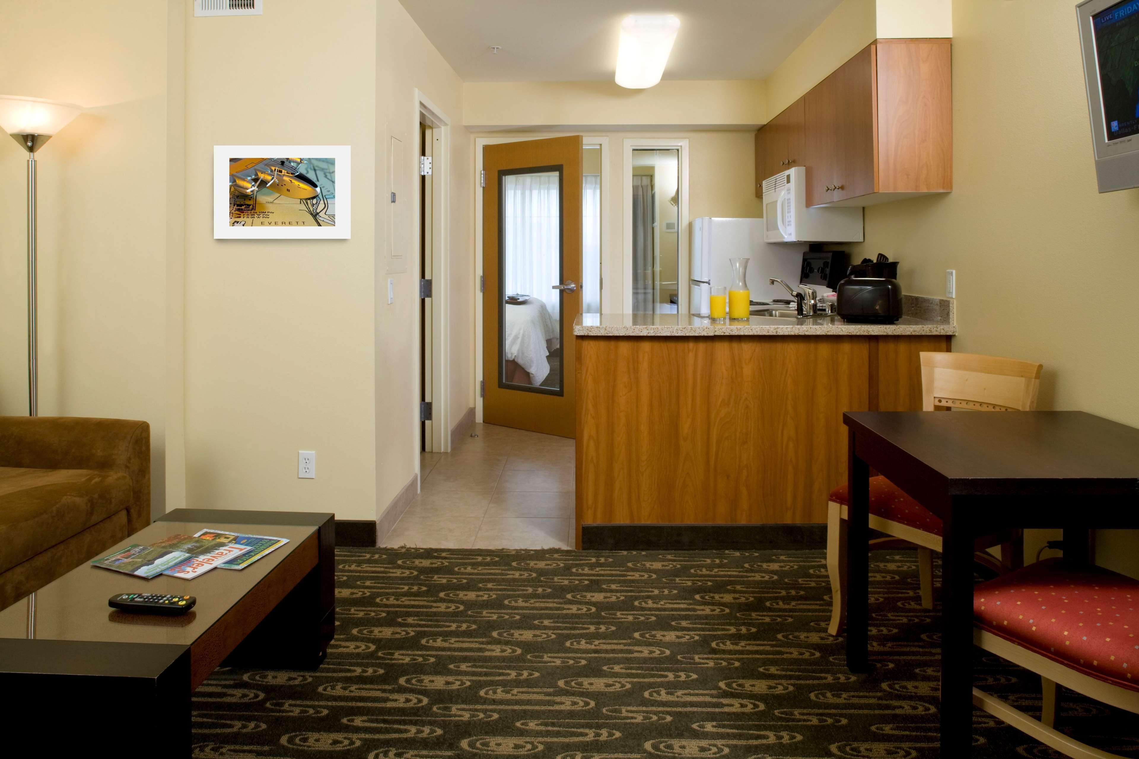 Executive Residency By Best Western Navigator Inn & Suites Everett Exterior photo