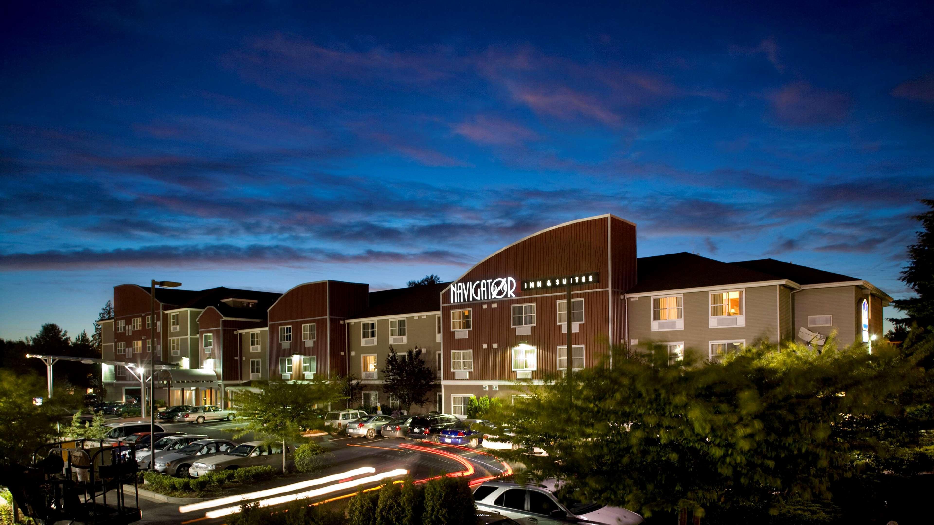 Executive Residency By Best Western Navigator Inn & Suites Everett Exterior photo